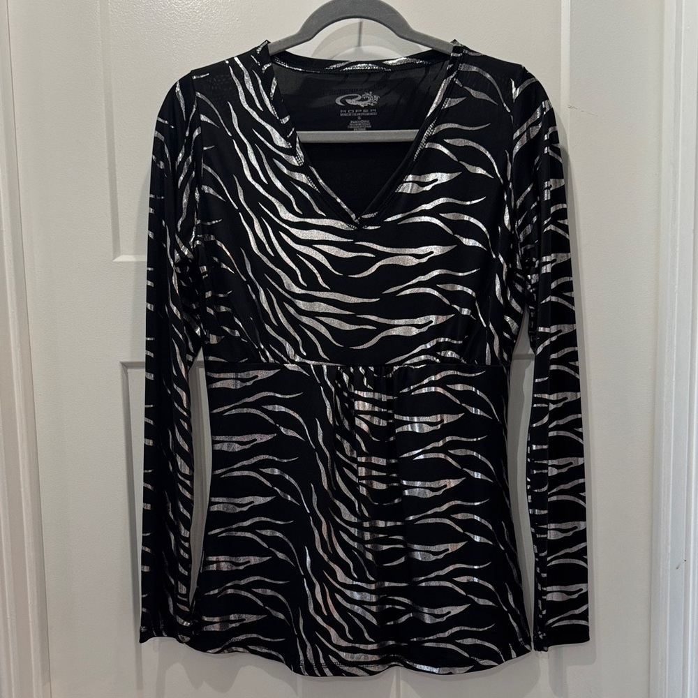 Roper Women’s Black and Silver Zebra Print Long Sleeve Top Size Small